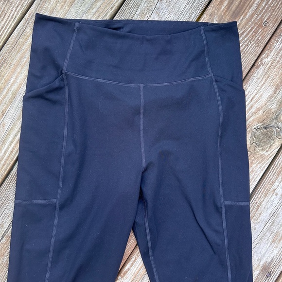 Girlfriend Collective Compressive High-Rise Capri Leggings - Picture 4 of 7